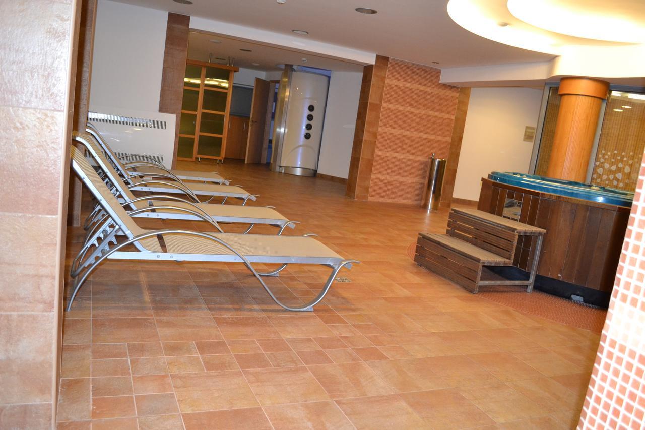 Debreceni Postas Udulo Hotel Exterior photo