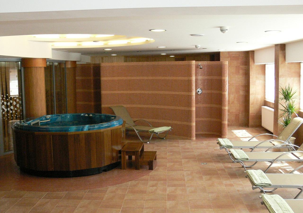 Debreceni Postas Udulo Hotel Exterior photo